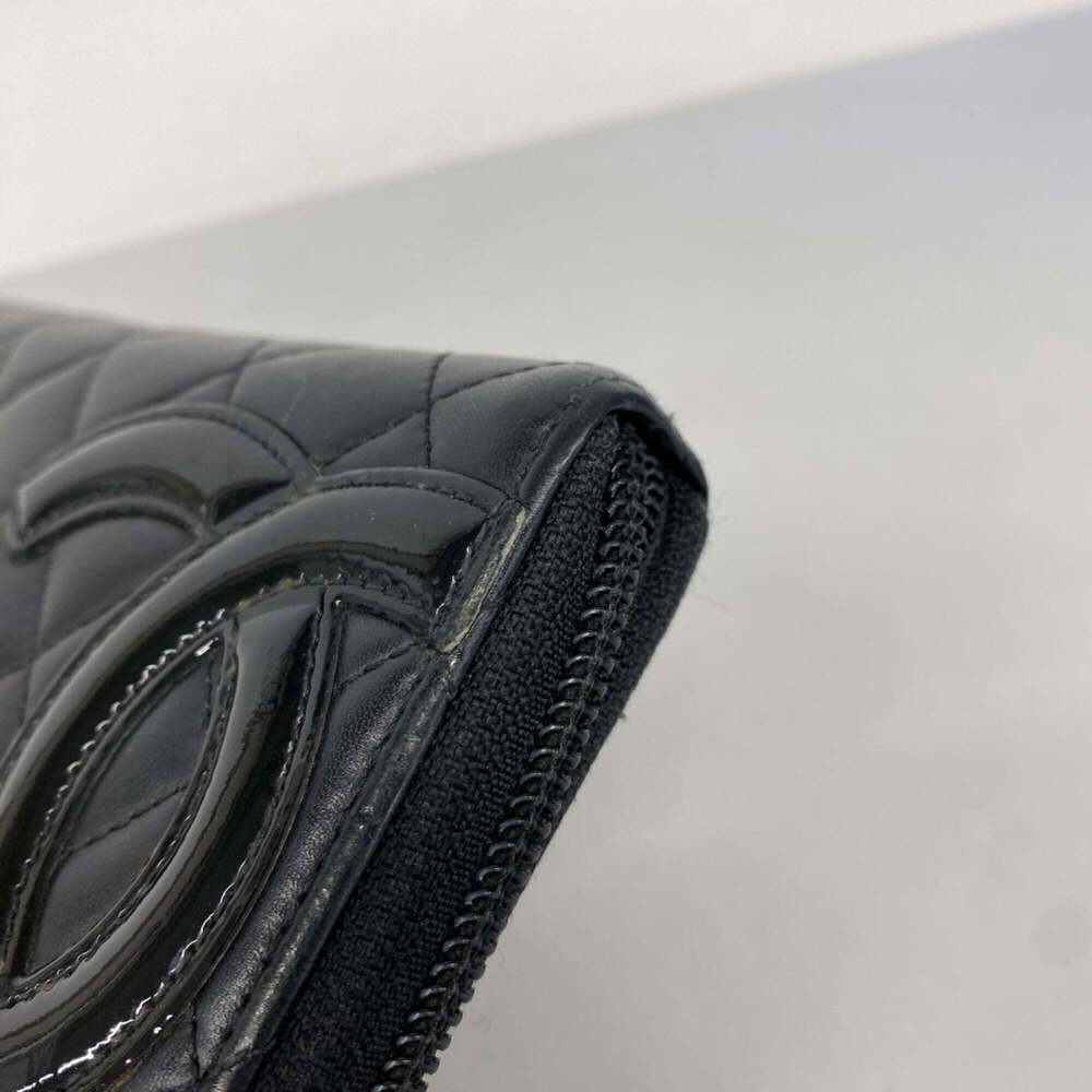 CHANEL Black Lambskin Leather Wallet - Picture 6 of 10